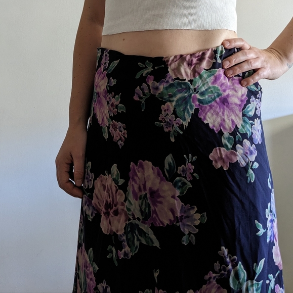 Vintage Jones New York Floral Maxi Skirt - Picture 5 of 8